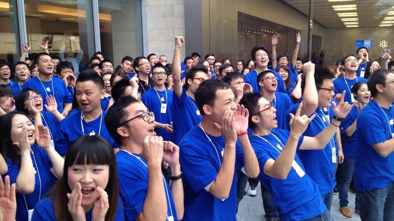 image: iPhone 5 sells 2 million on first weekend in China by james-the-creator