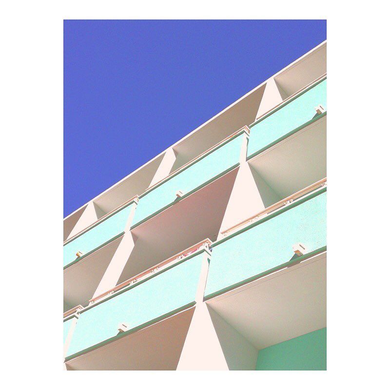 image: Dernier jour pour le concours photo #HuaweiShot sur le thème « Building » organisé par @huaweimobilefr. Il faut juste poster vos plus belles photos prises avec un smartphone Huawei avec les hashtags #HuaweiShot et #Building Les plus belles photos... by matthieuvenot