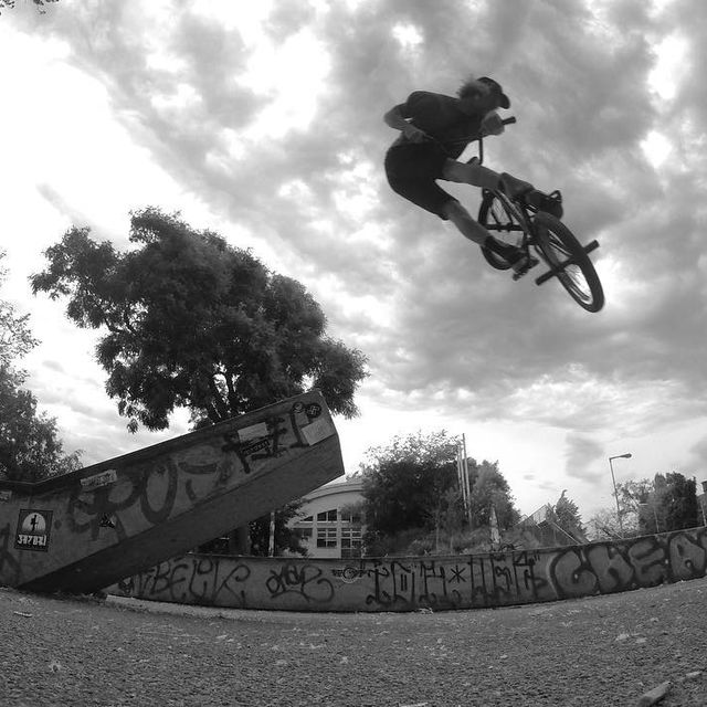 image: Back on the bike. Trying my best @lntstefan impression. 📷: @olisejindu by mo_nussbaumer