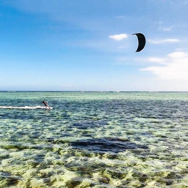 image: Missing those sessions back in Mauritius 🐒💦 #liquidforcekites #mylfkite #mauritius #lemorne #kitesurfing by giselapulido