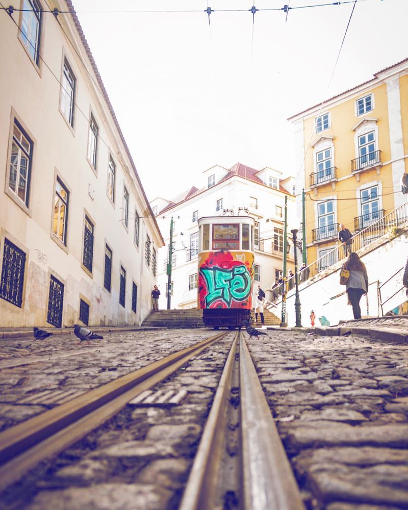 image: “Para viajar basta existir”....#passionpassport #dametraveler #topportugalphoto #topeuropephoto #lisbon #streetphotography #canonphotography #beautifuldestinations #earthpix #greatesttravels #tlpicks #toplisbonphoto #ig_color #ig_lisboa #california # by majolophoto