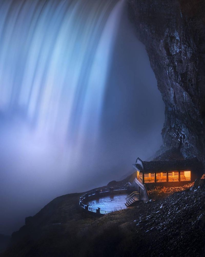 image: Niagara Falls by mindzeye