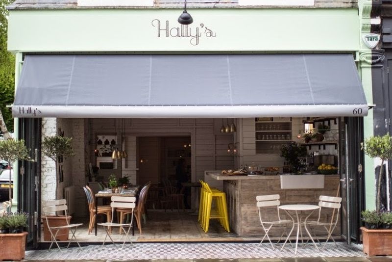 image: ONLY4: Hoy nos trasladamos a H A L L Y' S London by only4four