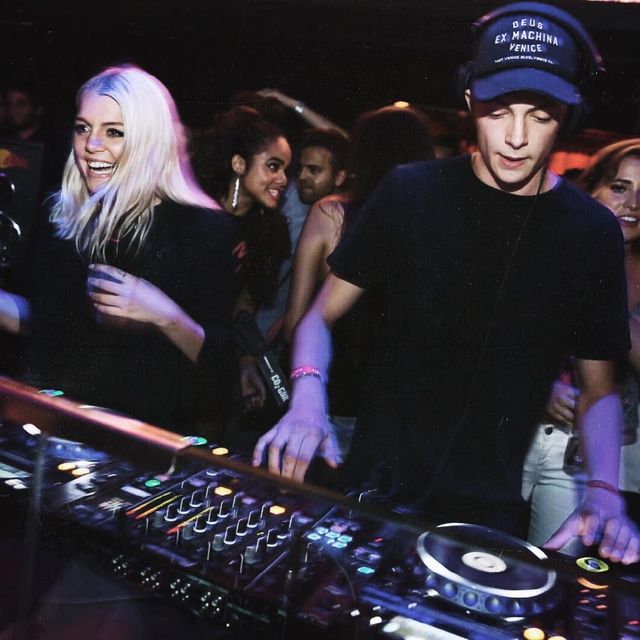 image: El otro día mi hermano cumplió un sueño...pinchar en una de las mejores discotecas de Barcelona, @opiumbarcelona...nunca olvidaré su cara de felicidad, emoción e incredulidad 💕 Pensar que por esa cabina han pasado grandísimos DJ's y que esa noche, mi... by gigi_vives1
