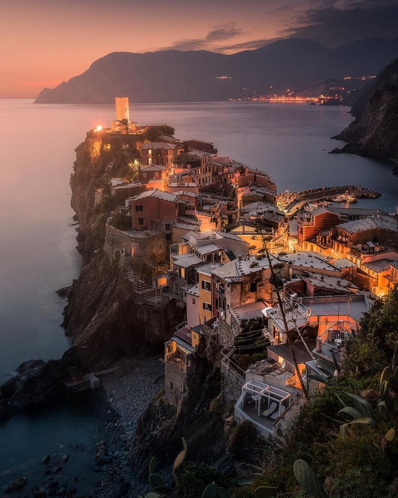 image: Sunset over Vernazza by mindzeye