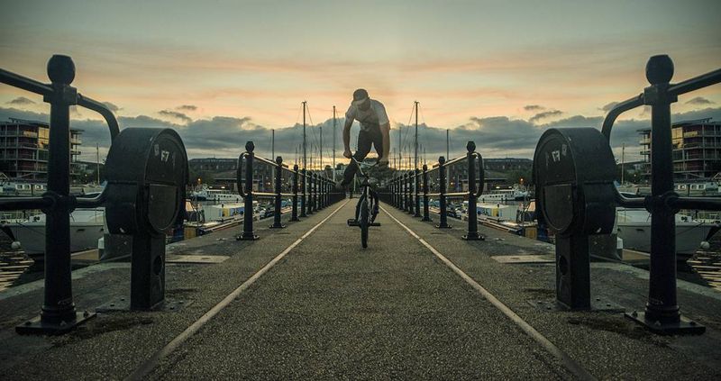 image: I had so much fun in Bristol with my friend @joshbriars _ We even had a sick street session! #flatland #bmx #ukbmx #flatlandbmx #bmxflatland #bicicleta by moya_flat
