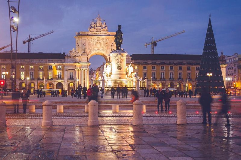 image: Praça do Comercio ⚓️...#lisboa #portugal #visitportugal #sheisnotlost #beautifuldestinations #girlslovetravel #toplisbonphoto #topportugalphoto #wearetravelgirls #passionpasport #cntraveler #topeuropephoto #ig_lisboa #ig_europe #hallazgosemanal #praçad by majolophoto