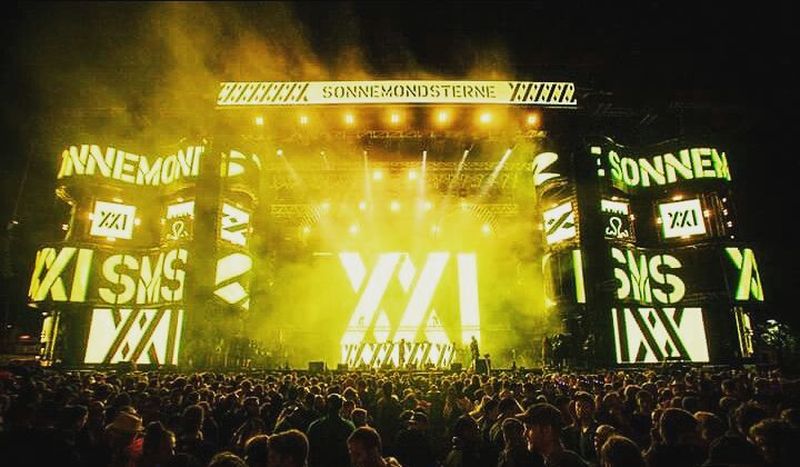 image: #sonnemondsterne#smsfestival#mainstage#incredible#people#putyourhandsup#vibe#love#vibeon#united#awesome#festival#dream#dance#music#electronicmusic#edmlife#electronicmusicculture#plur#edmfamily#edmlovers#worldedm#liveyourlife#lol by electronicmusicculture