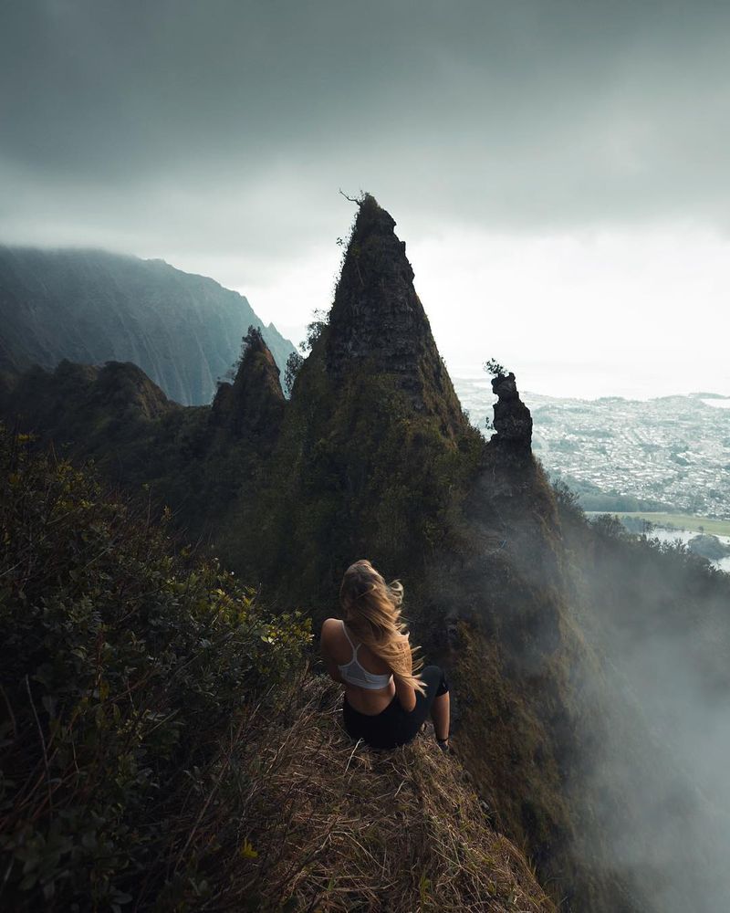 image: Going to be going back to visit Oahu later this month. Looking forward to being in the clouds again:) Also, Can you see the little ropes we used on that gnarly ridge ? by josiahwg