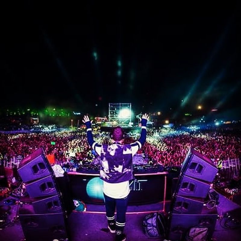 image: #dj#dondiablo#festival#incredible#putyourhandsup#vibe#love#vibeon#united#awesome#dream#dance#edmlifestyles#music#futurehouse#electronicmusic#edmlife#electronicmusicculture#edmnation#plur#edmfamily#plurvibes#edmlovers#worldedm#liveyourlife#lol by electronicmusicculture