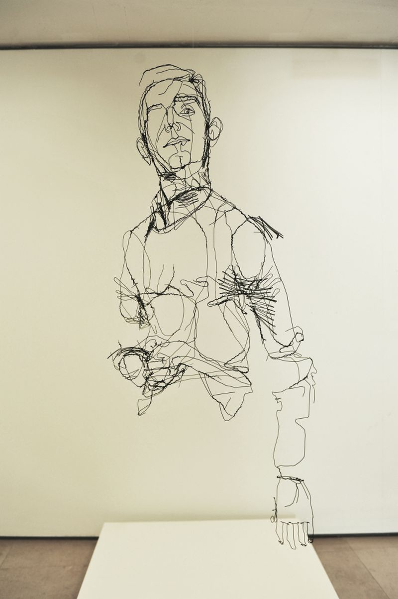 image: David Oliveira Draws Pictures With Wire by aliceandgabriella